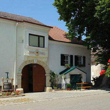 Winzerzimmer - Weingut Tinhof Eisenstadt Zewnętrze zdjęcie